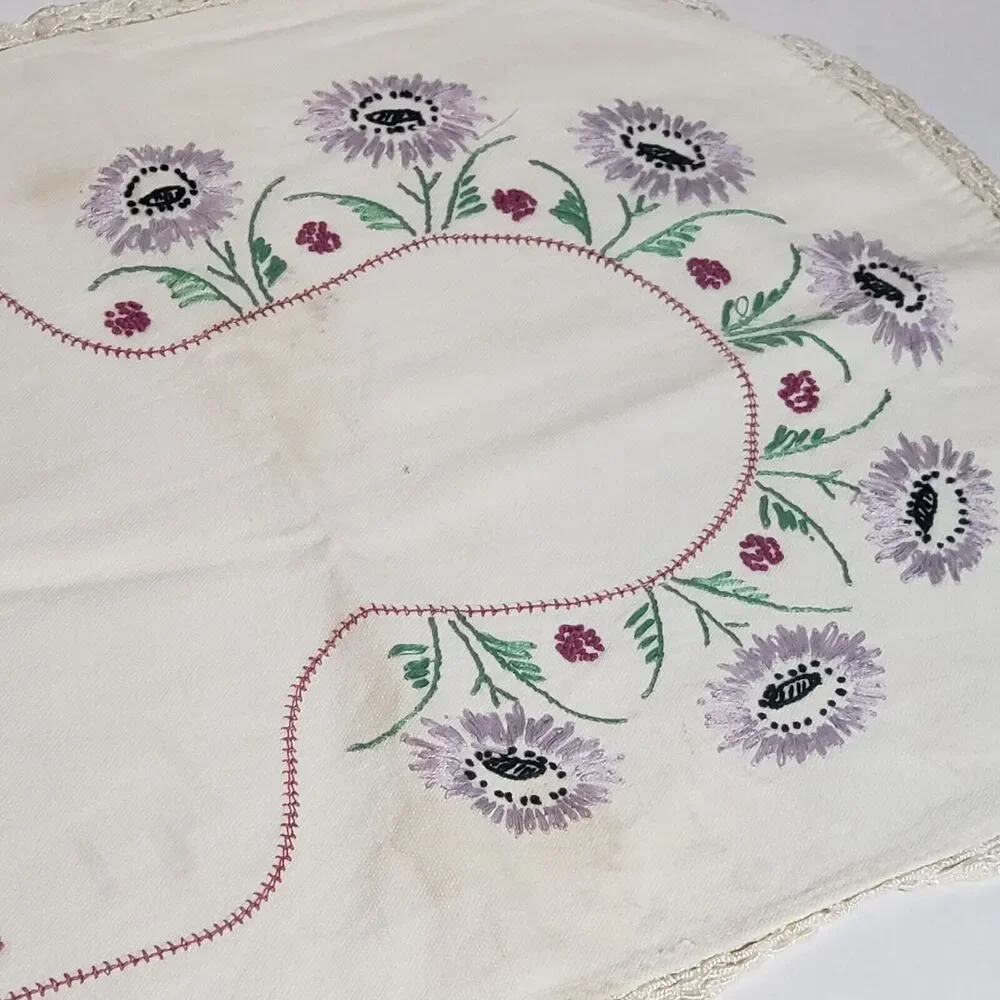 VINTAGE TABLE RUNNER CORN FLOWER GARDEN EMBROIDERED DRESSER SCARF ESTATE MCM